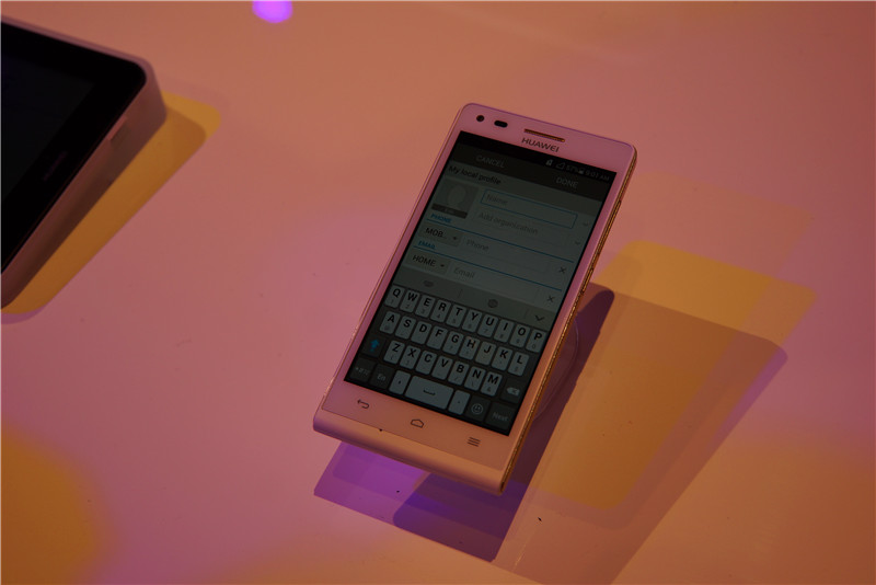 С�����ȥ2014MWC ����ΪG6����ò��18��